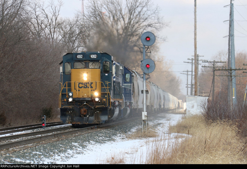 Z127 blasts southward through the signals at North Wixom
